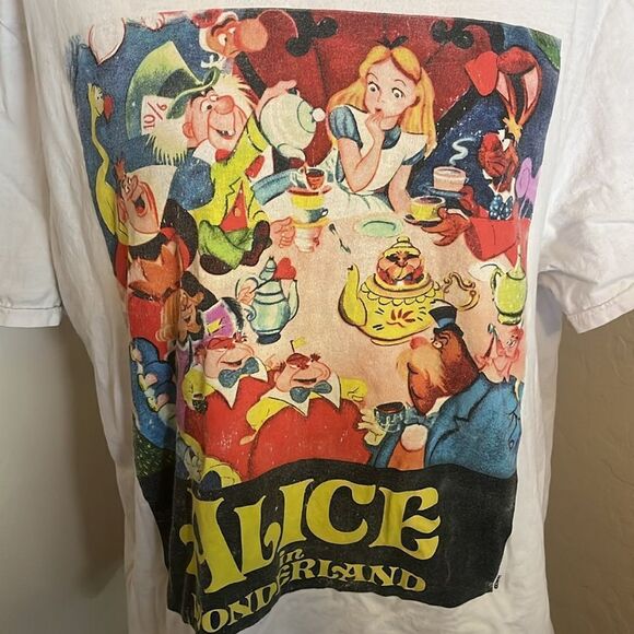 Alice In Wonderland White Tea Party Graphic Pullover Casual Shirt - Picture 4 of 10